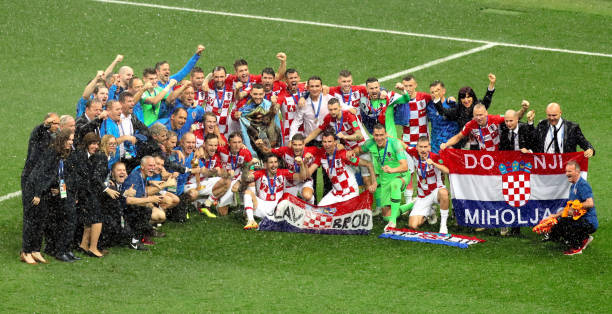 他都遵循一 他都遵循一